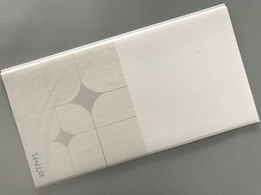 ألواح سقف الجدار الزخرفية المقاومة للرطوبة / ألواح تغطية الجدار الزخرفية 30 سم عرض سقف PVC