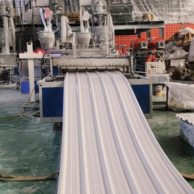 أسطح الأسطح البيضاء UPVC 1130mm أسطح الأسطح البلاستيكية حل العزل الحراري مصمم خصيصًا لاحتياجات أسطح المراكز التجارية